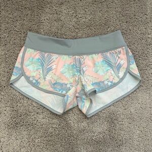 Hurley Floral Print Athletic Shorts 🌼